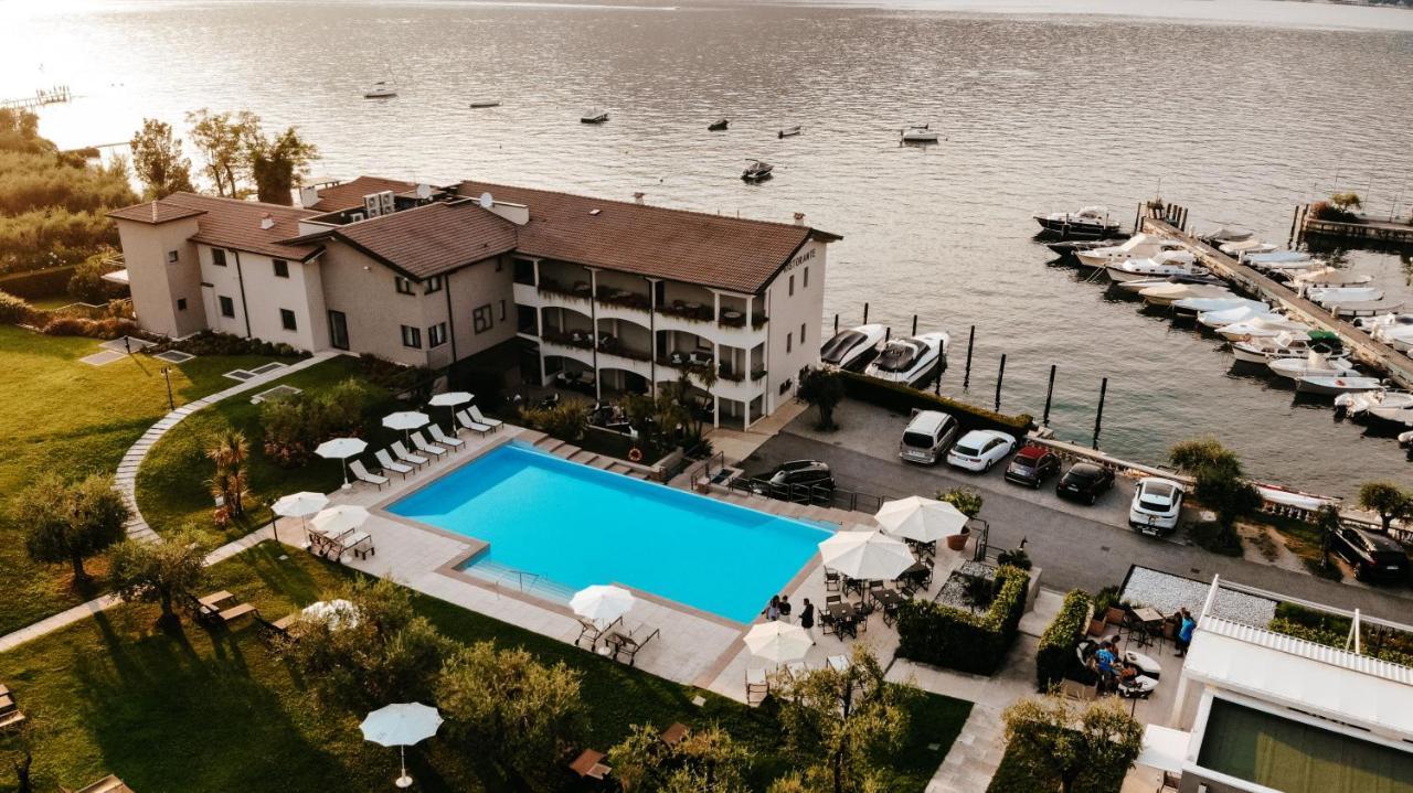 Bella Hotel & Restaurant With Private Dock For Mooring Boats San Felice del Benaco Extérieur photo